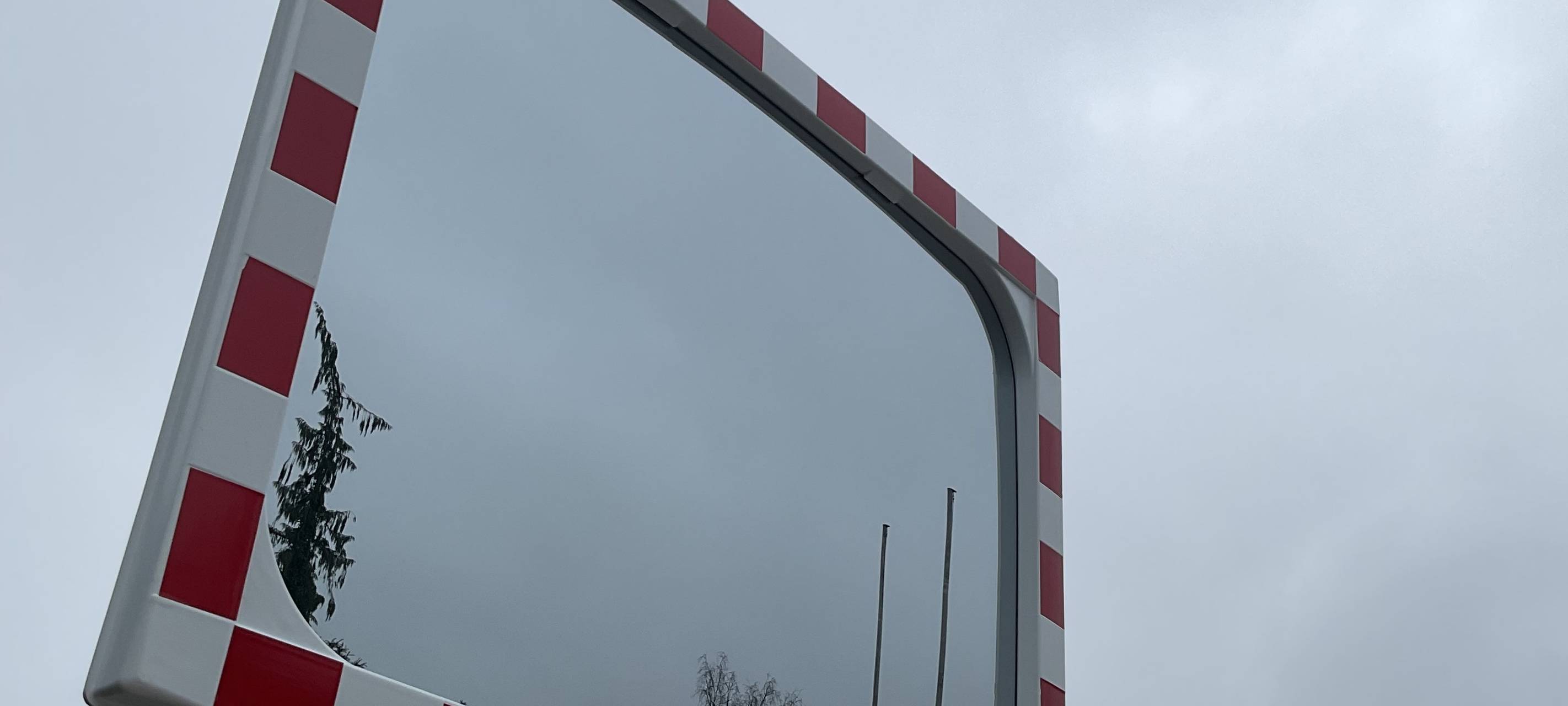 Sundern: Verkehrsspiegel in Westenfeld installiert