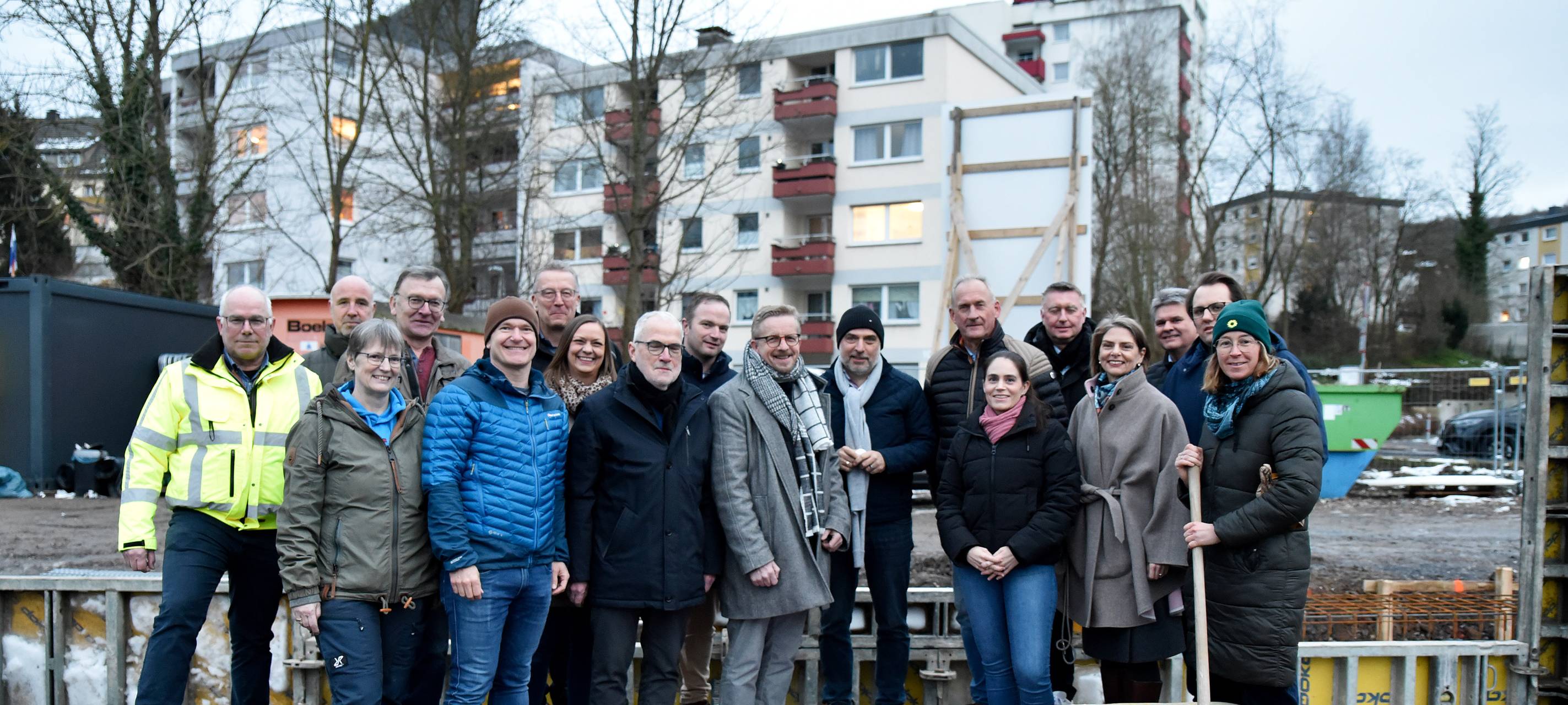 Arnsberg: Grundstein für neues Lehrschwimmbecken gelegt