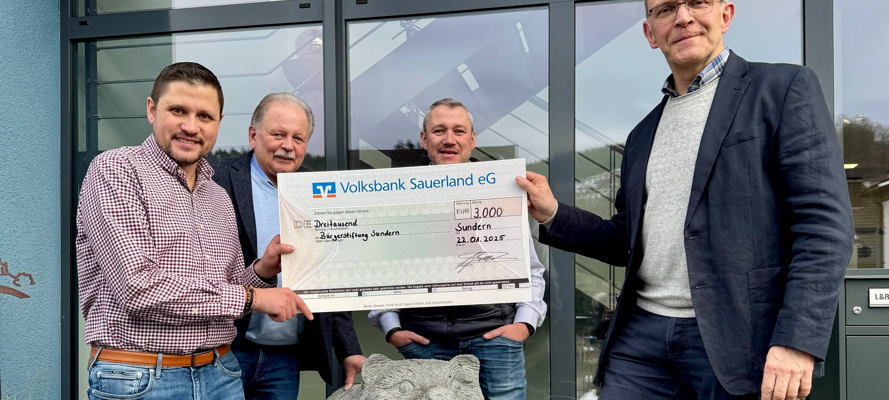 Sundern: 3000 Euro Spende für Bürgerstiftung