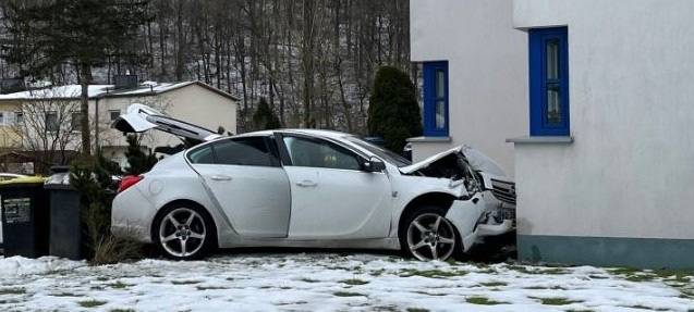 Meschede: Zeugen nach Unfall gesucht