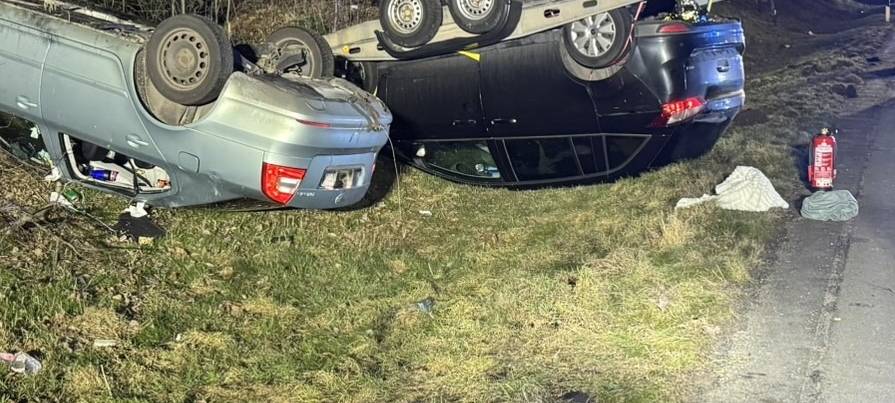 A44: Feuerwehr Marsberg mit Unfalleinsatz