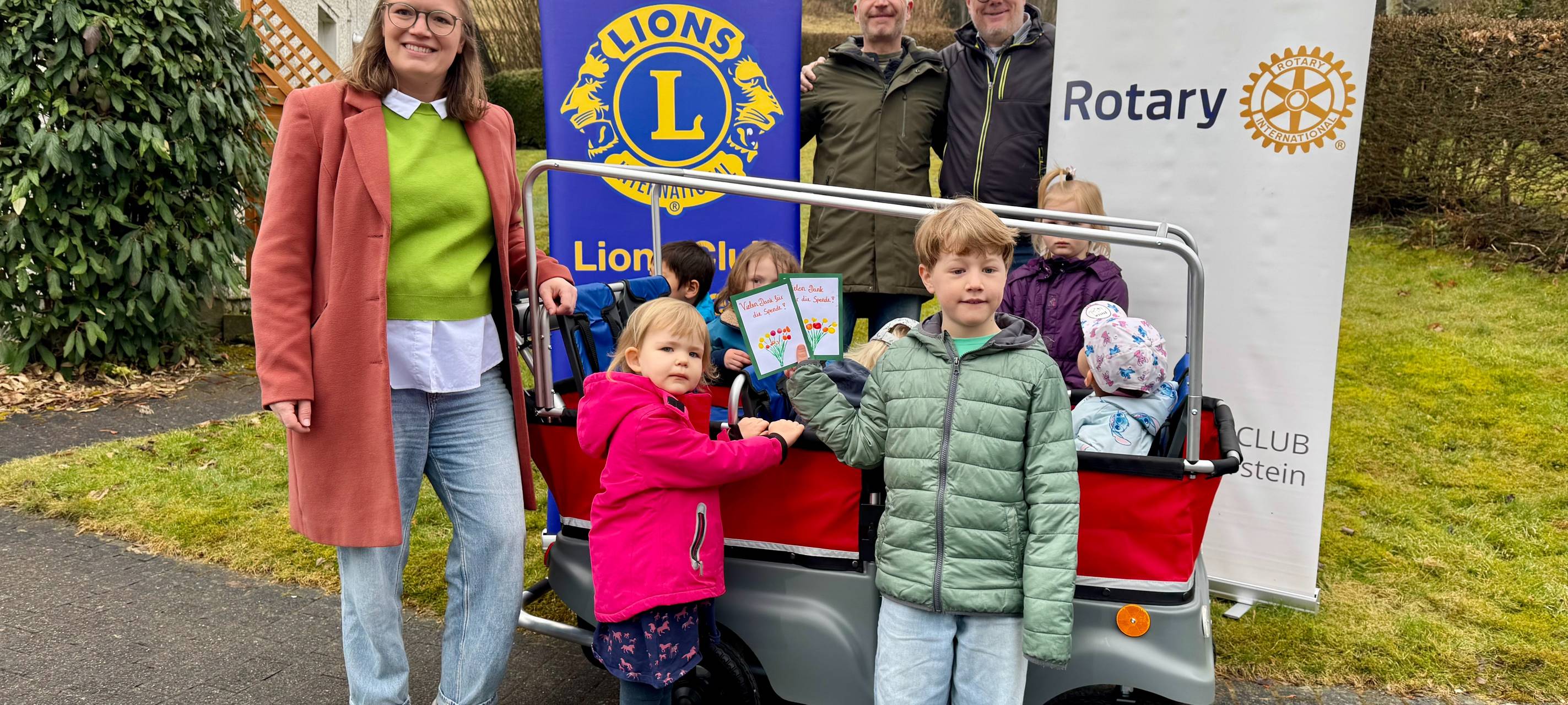 Meschede: neuer Kinderbus für die Arche