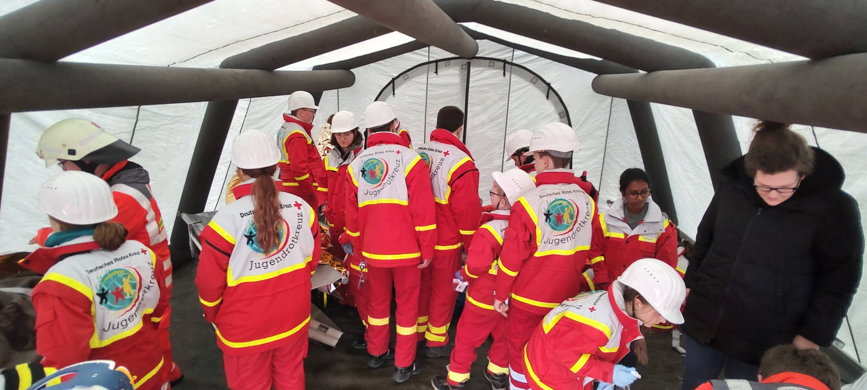 Meschede: Jugendrotkreuz absolviert 24-Stunden-Übung