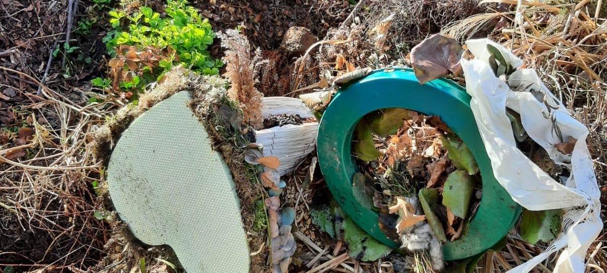 Müll auf Mescheder Friedhof oft verunreinigt