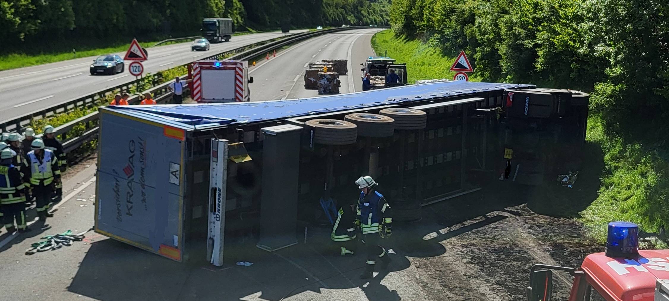 Sauerland: A44 nach LKW-Unfall nach Kassel wieder frei