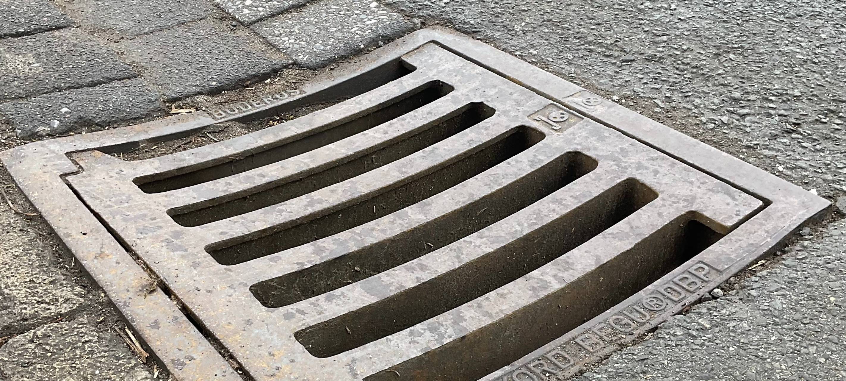 In Sundern werden alle Gullys gereinigt