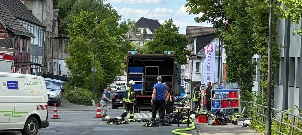 Sundern: Großeinsatz durch Wohnungsbrand