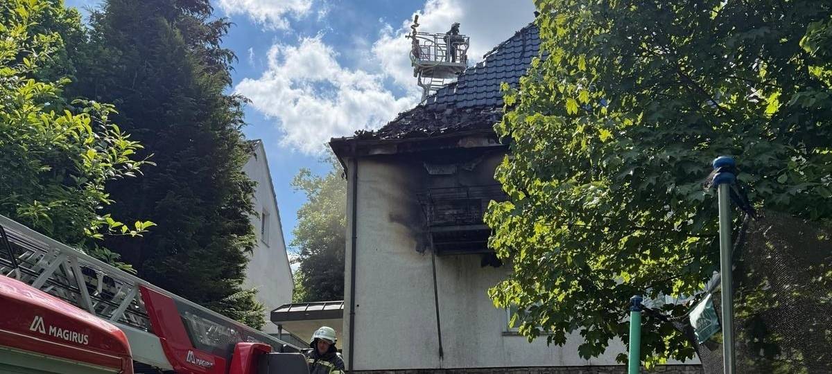 Sundern: Großeinsatz durch Wohnungsbrand