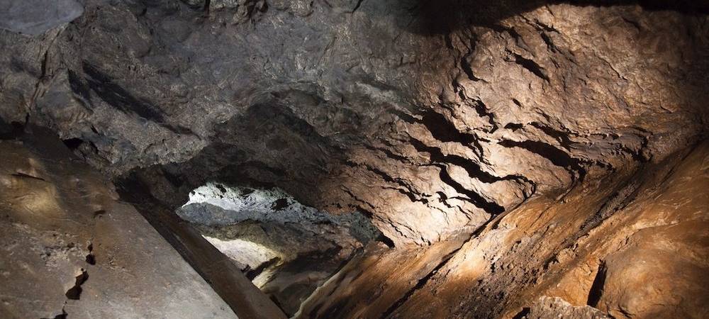 Bestwig: Saisonstart für Veleda-Höhle