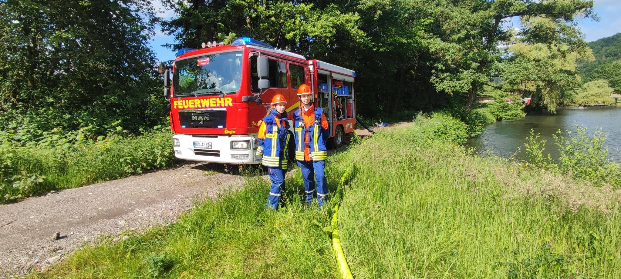 Arnsberg: Jugendfeuerwehr übt Einsatzszenarien