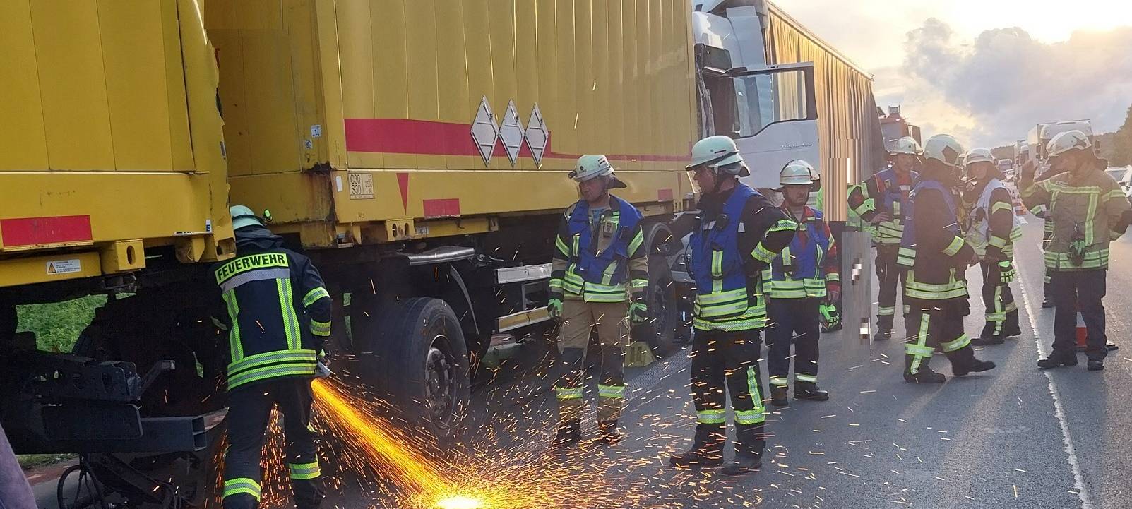 Feuerwehr Marsberg auf A44 im Einsatz