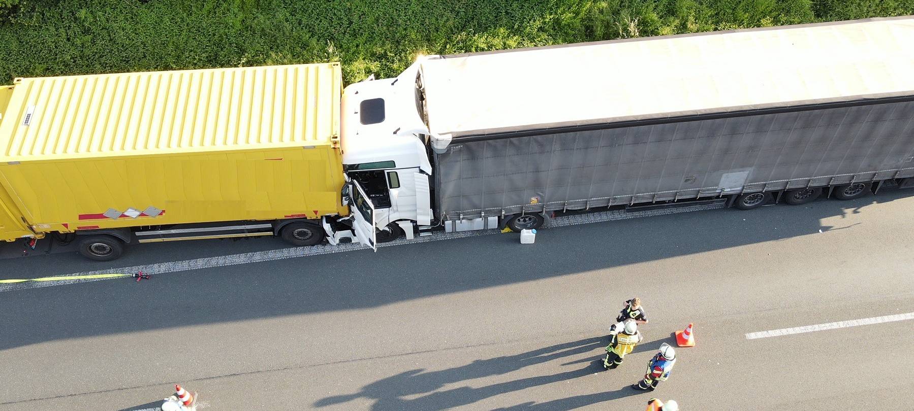 Feuerwehr Marsberg auf A44 im Einsatz