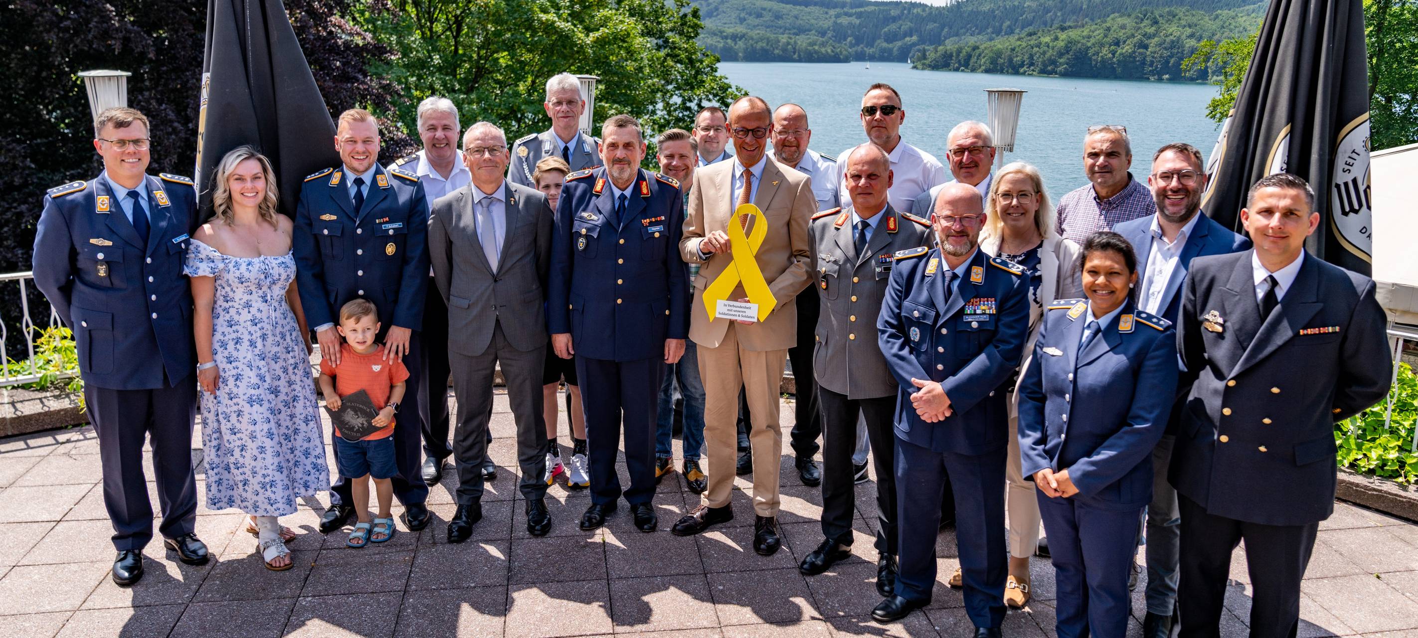 Meschede: Merz beim Veteranentag