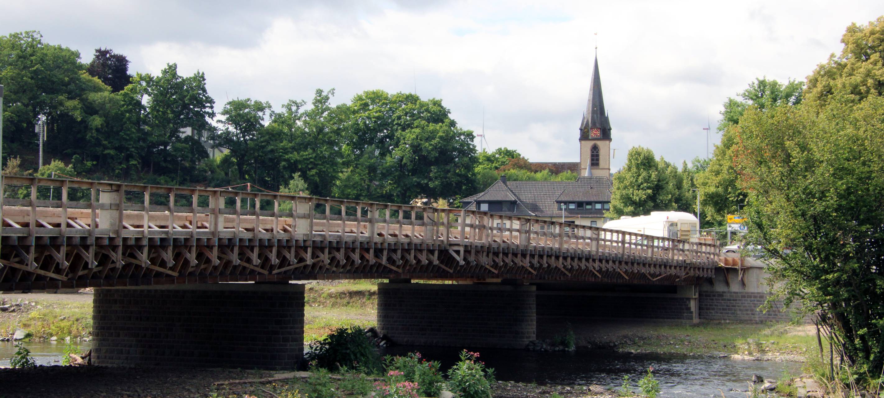 Dinscheder Brücke in Arnsberg-Oeventrop bald fertig?