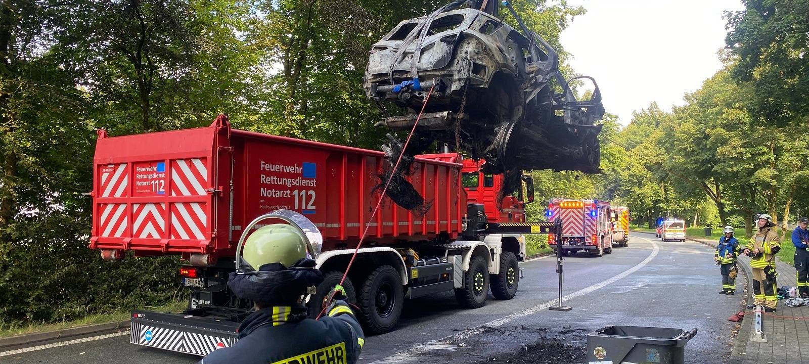 Sauerland: Schwieriges Löschen von Elektroautos
