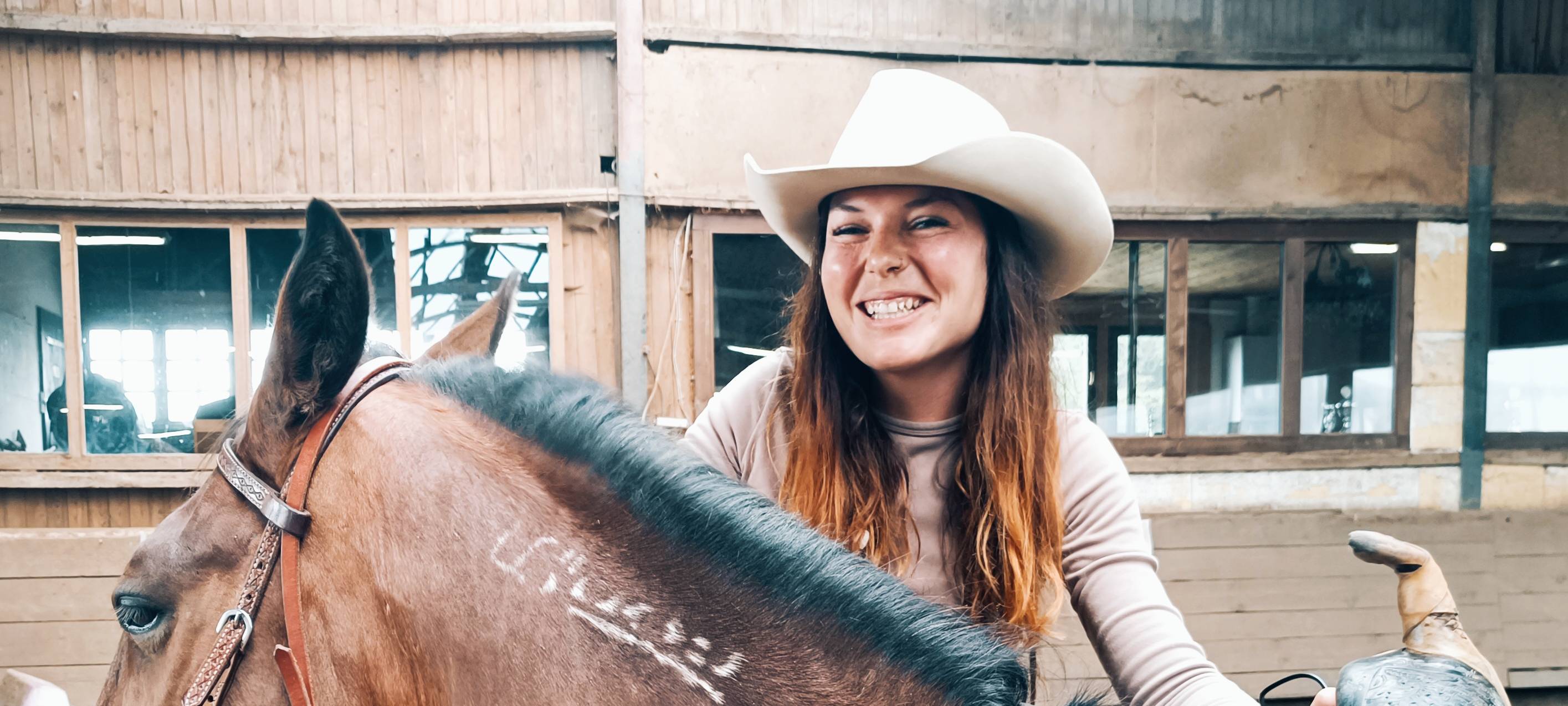 Miriam Pleiss ist ausgebildete Pädagogin und erfolgreiche Westernreiterin