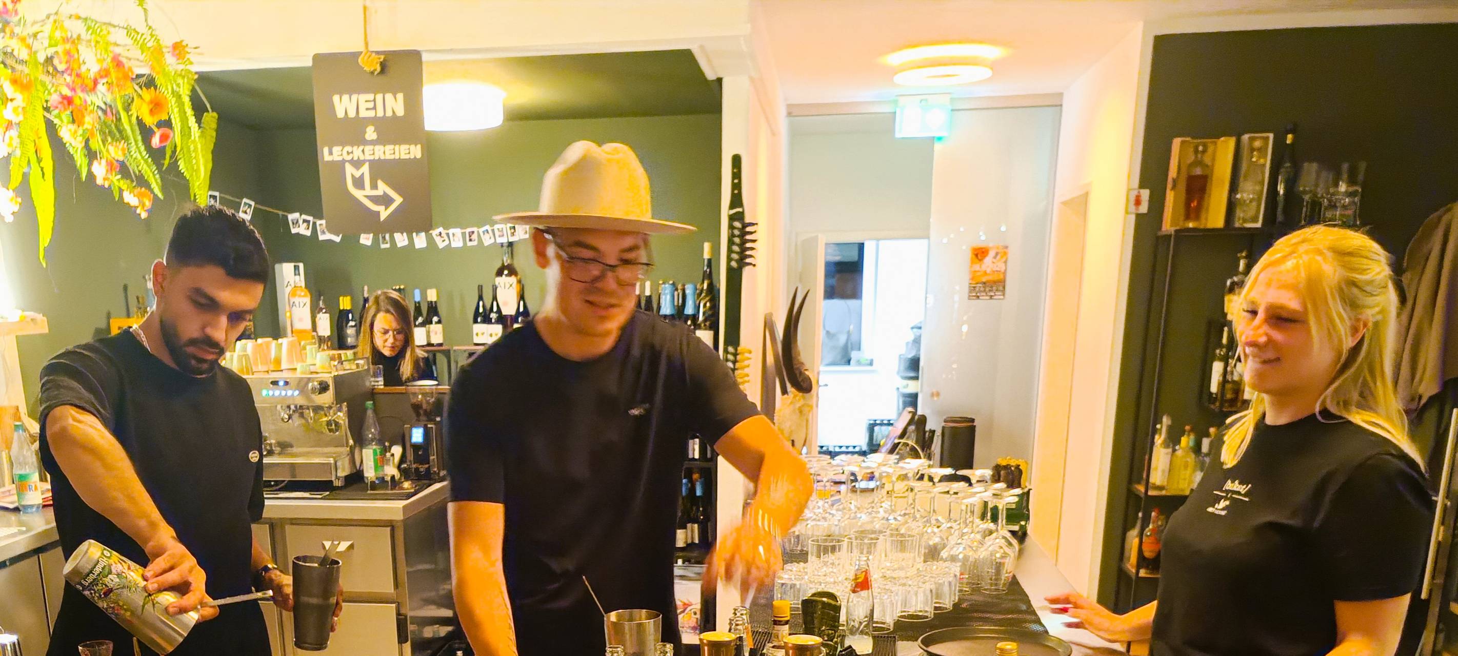 Barkeeper Dominik Bruckmann mag es, wenns hektisch wird