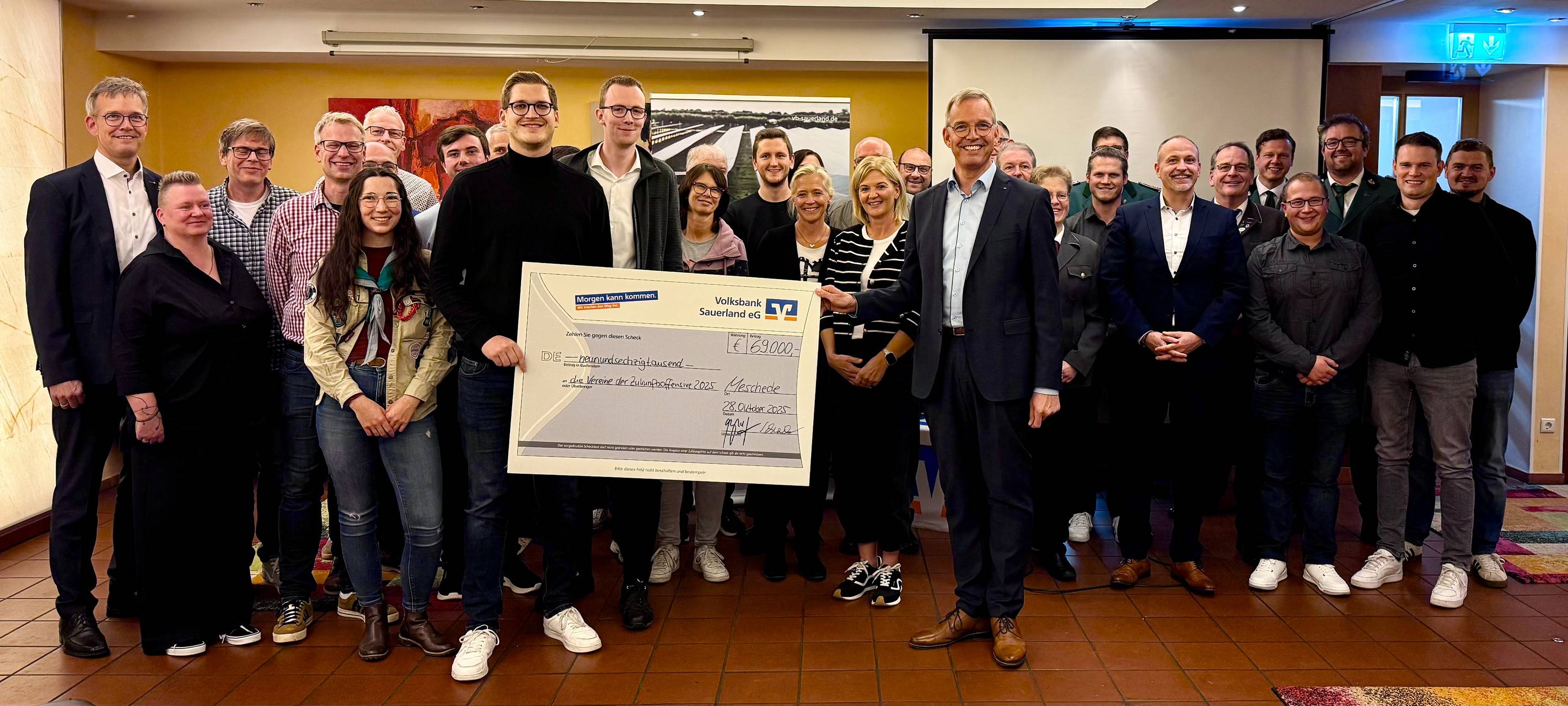 Volksbank Sauerland unterstützt Vereinsprojekte