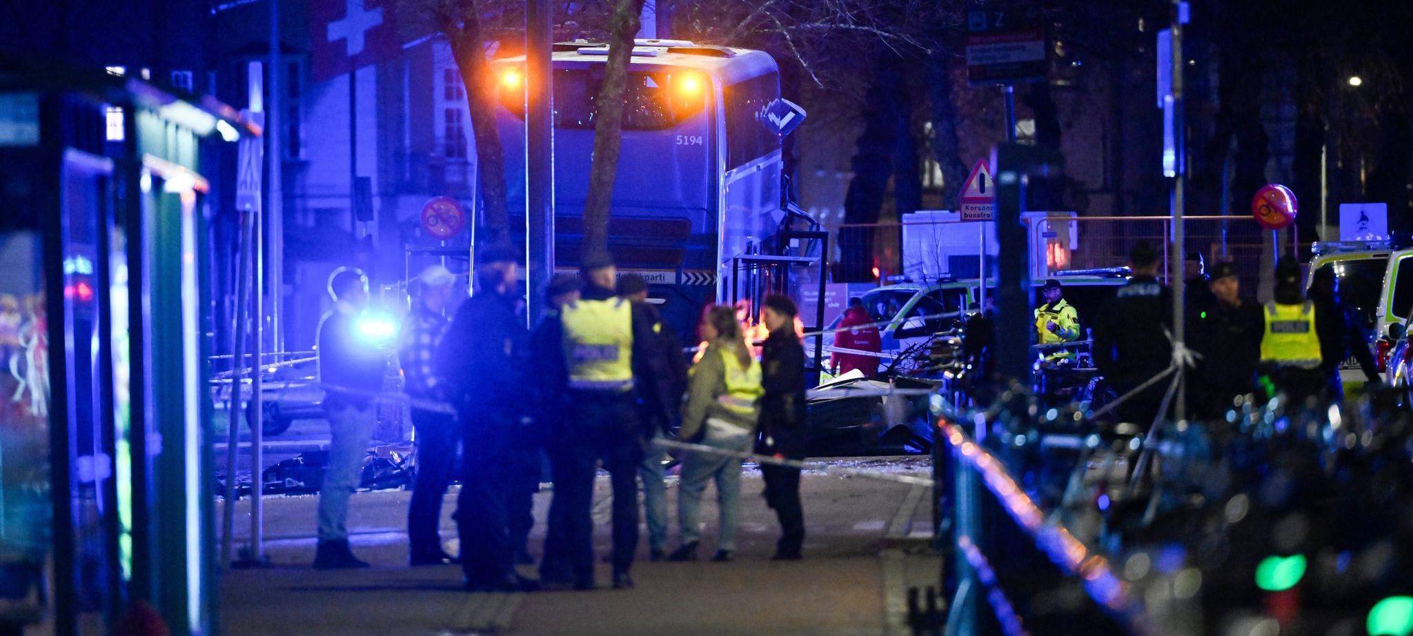 Tote und Verletzte bei Busunfall in Stockholm