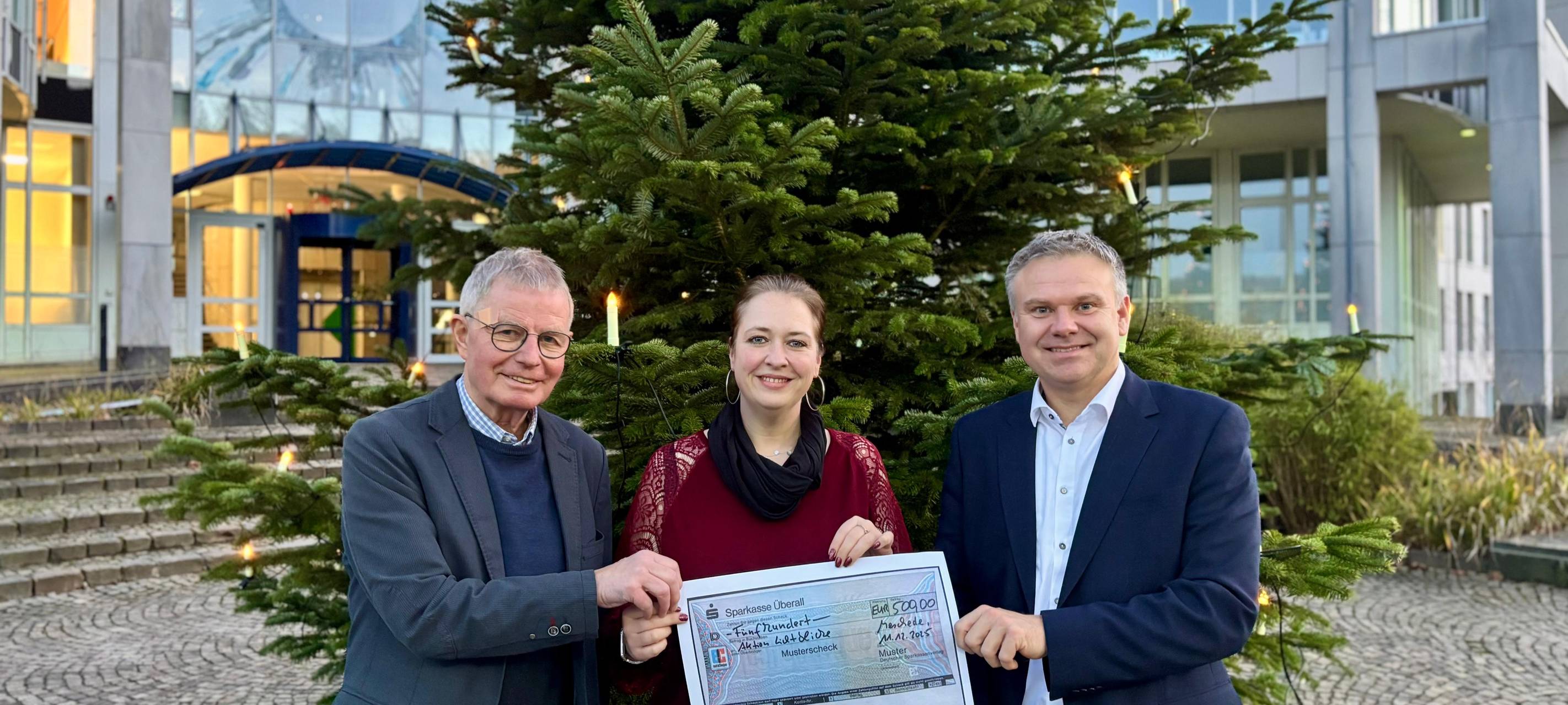 Zum Nachhören: Der Hochsauerlandkreis spendet 500 Euro für Lichtblicke