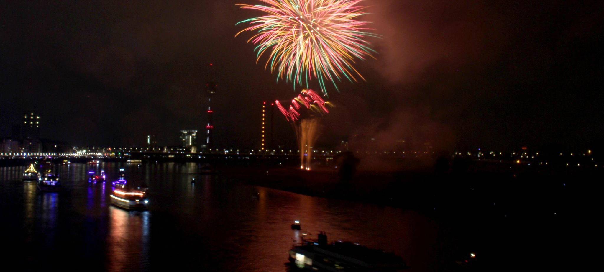 22. Japan-Tag Düsseldorf - Japanisches Feuerwerk
