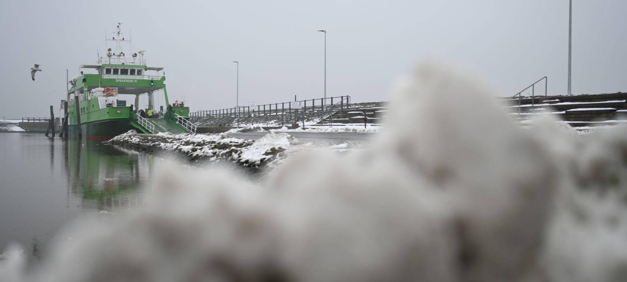 Winterwetter in Norddeutschand - Fähren-Ausfall an der Küste