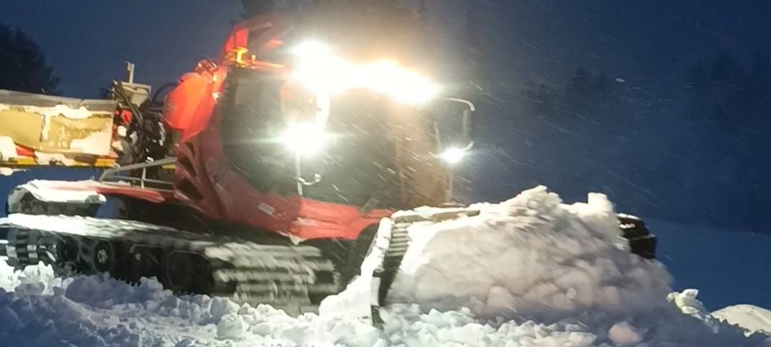 Pistenraupe im Postwiesenskigebiet Neuastenberg