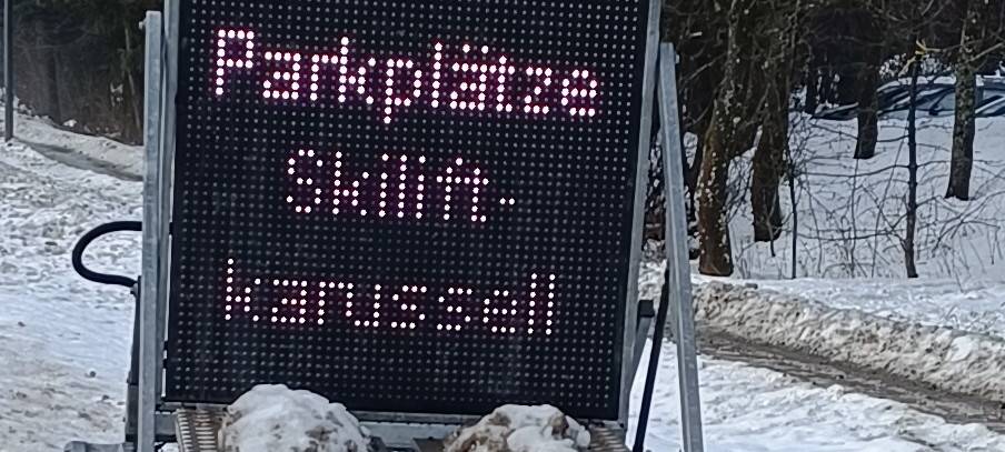 Verkehrsdisplays gehören mittlerweile zum Stadtbild