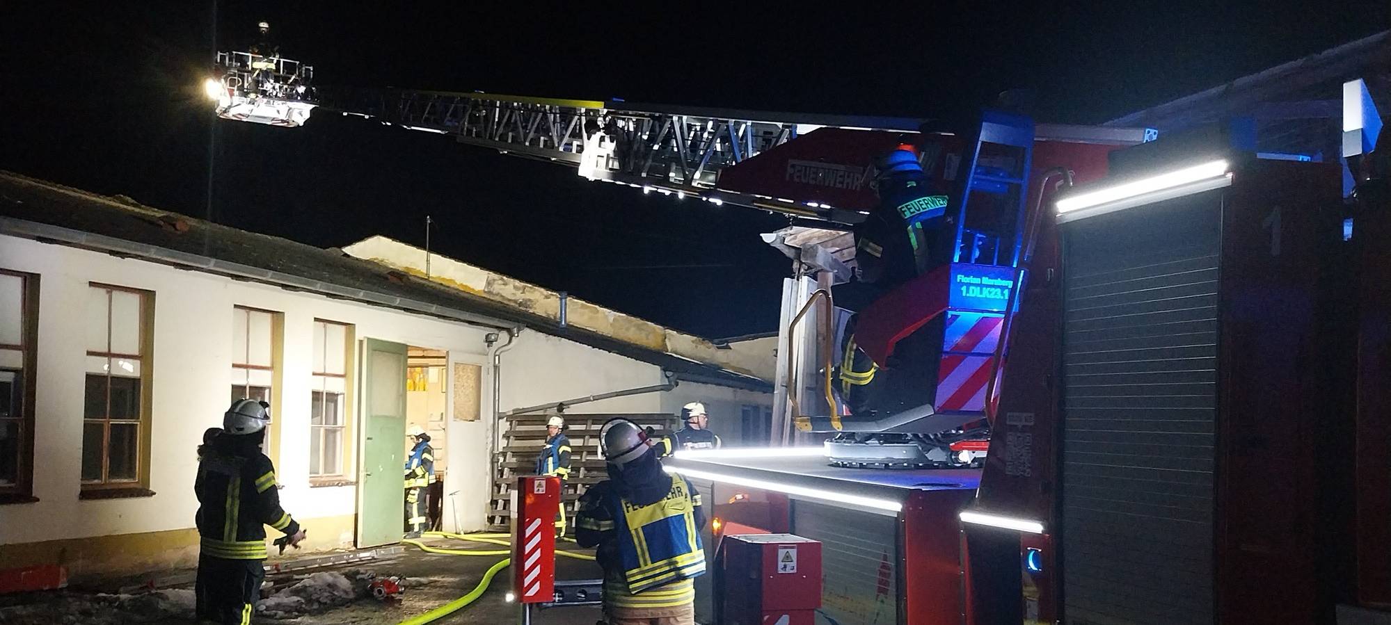 In Westheim brennt es in einer Werkstatt