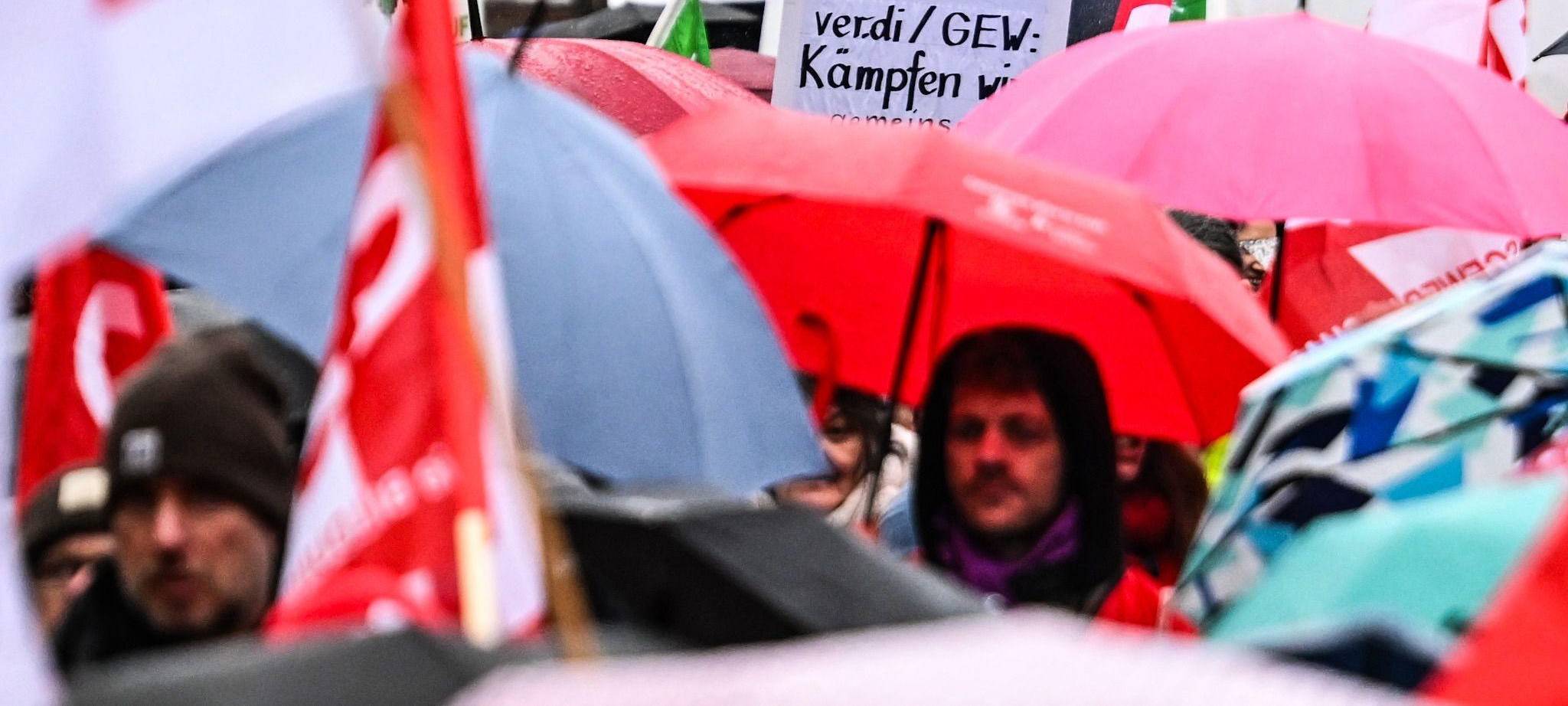 Warnstreik im öffentlichen Dienst in Berlin und Brandenburg