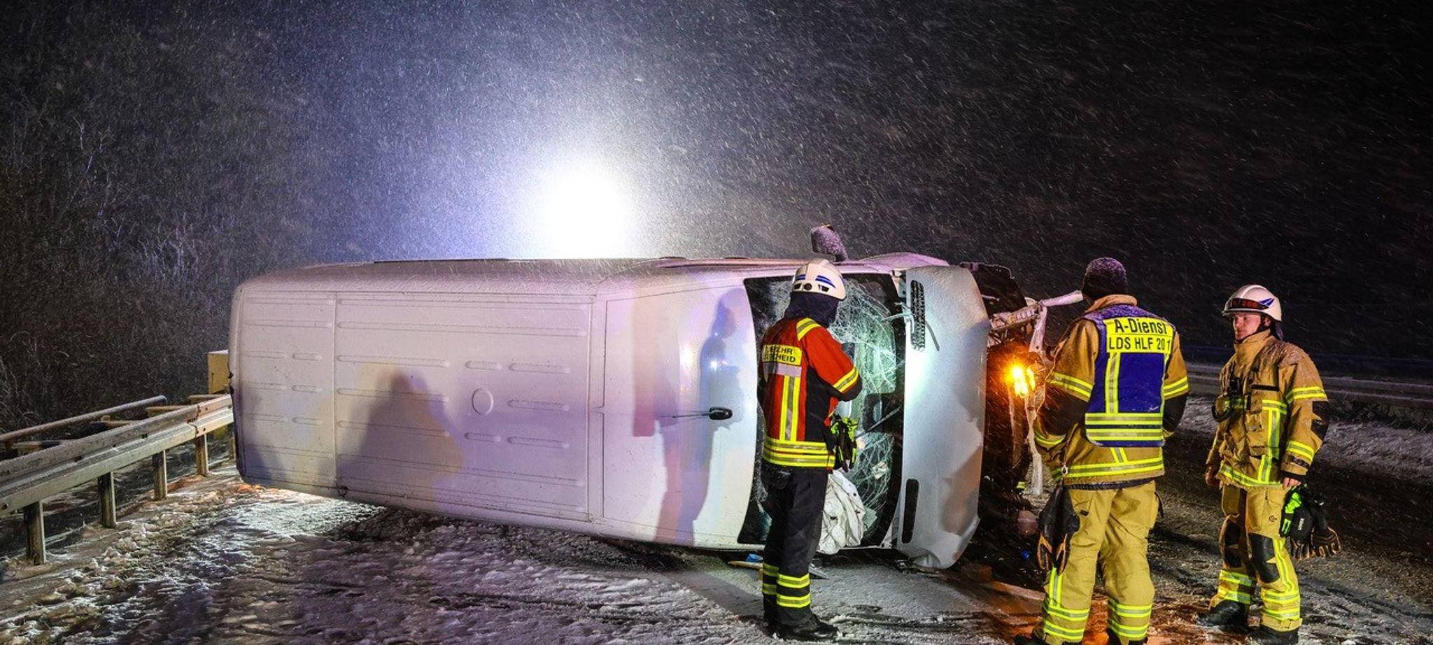 Sprinter verunfallt auf Autobahn