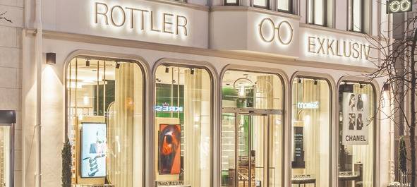 Neheimer Optiker feiert Jubiläum