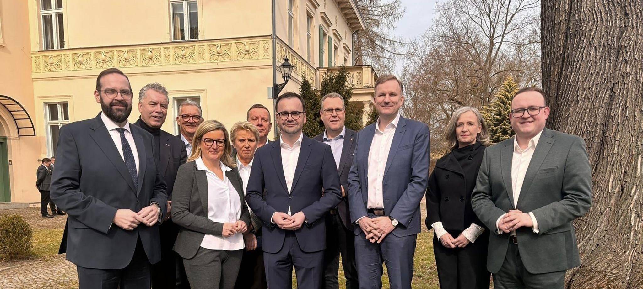 Die künftigen Minister und die Ministerin für die CDU Brandenburg