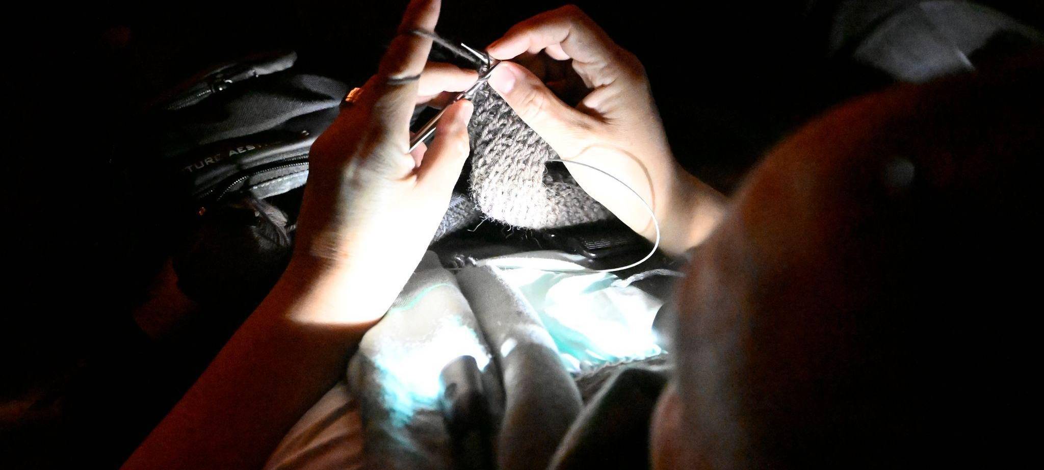 Mit Stricknadel und Wollknäuel ins Kino