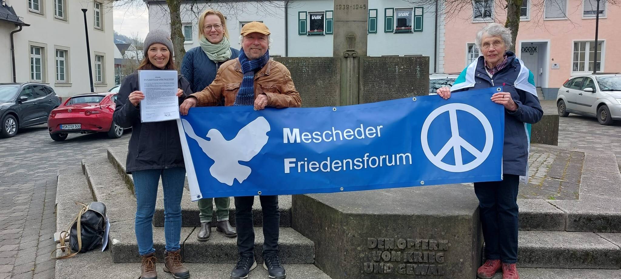 Neue Paten für Gedenkstein in Mescheder Innenstadt