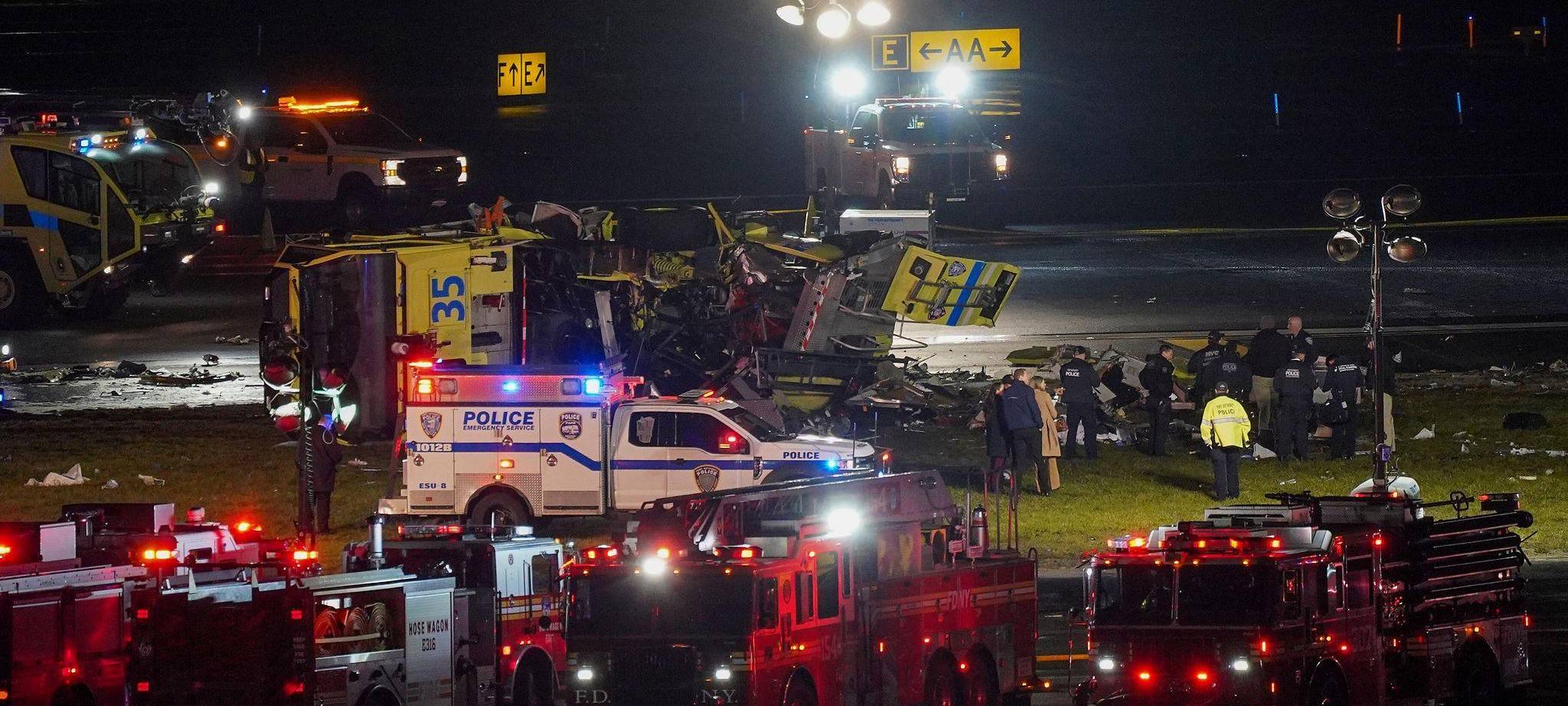 Flugzeug kollidiert in New York mit Fahrzeug