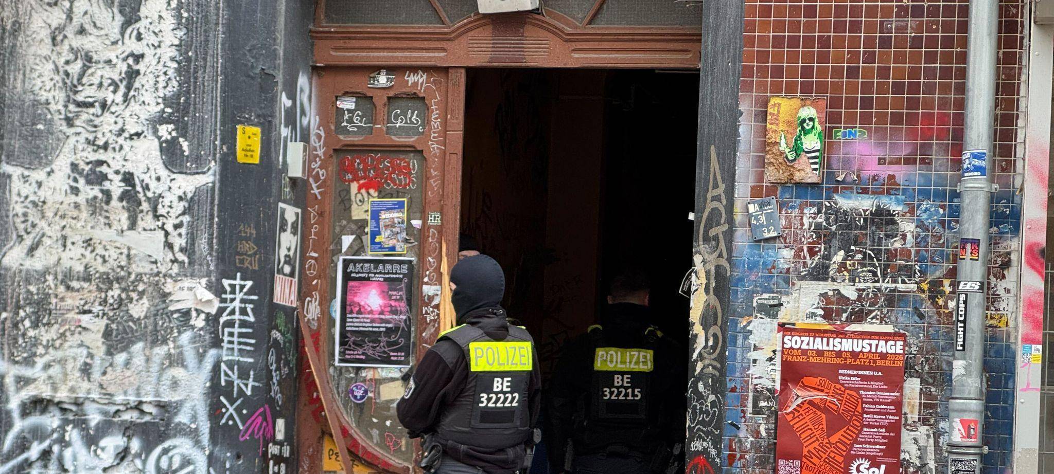 Razzia nach Anschlag auf Strommast im September in Berlin