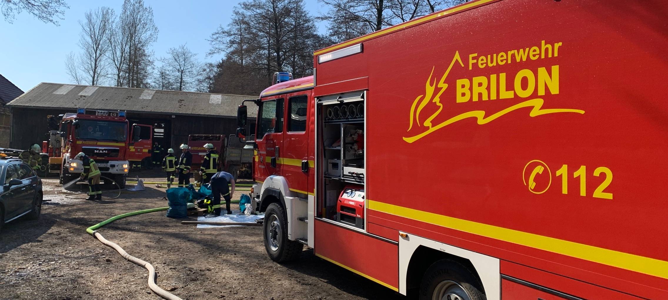 Feuerwehr rettet Rind aus Güllegrube an den Aamühlen