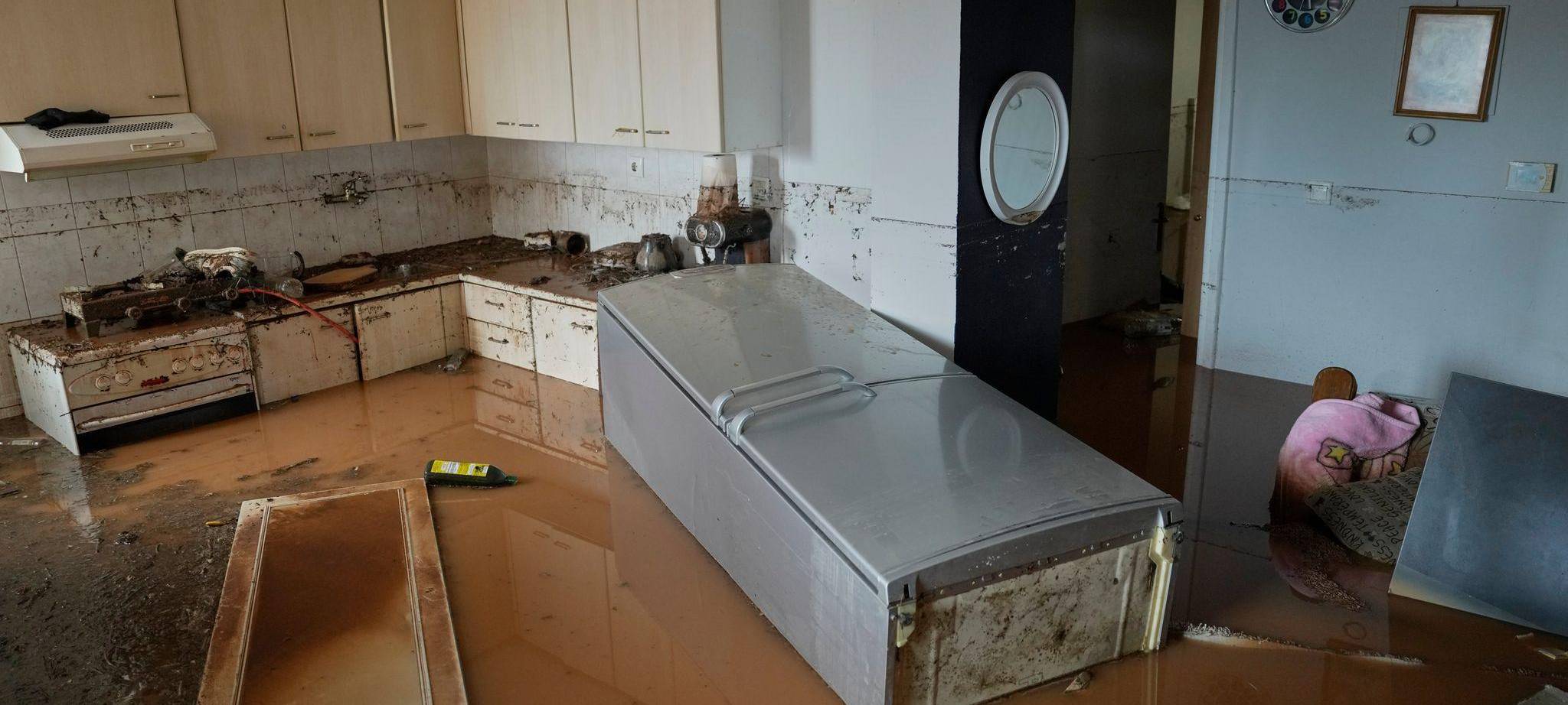 Starke Regenfälle und Saharastaub setzen Ägäis zu