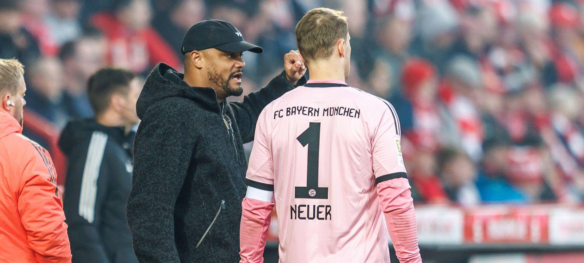 Vincent Kompany und Manuel Neuer (r)