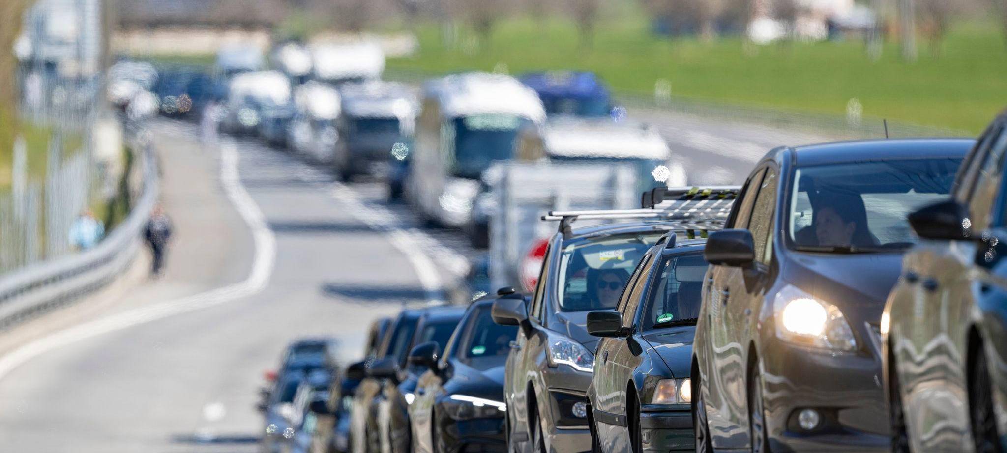 Schweiz will bei Ausländern für Durchfahrt kassieren
