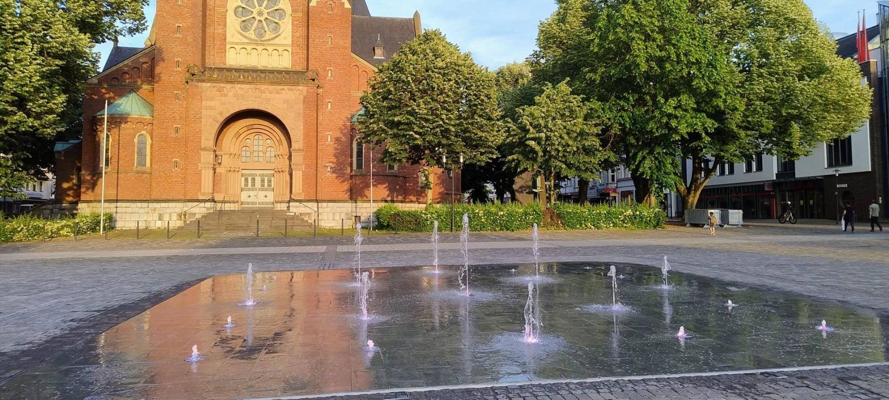 Wasserspiele in der Neheimer Innenstadt