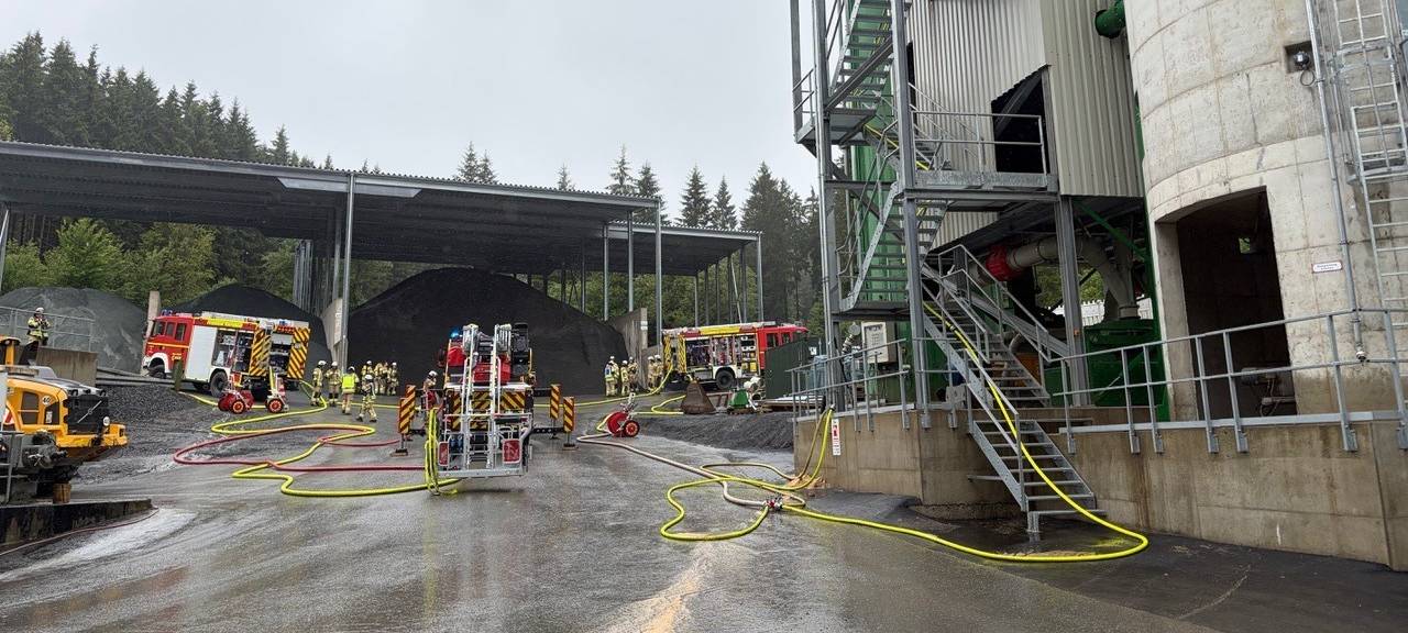 Winterberg: Brand in Asphaltmischwerk gelöscht
