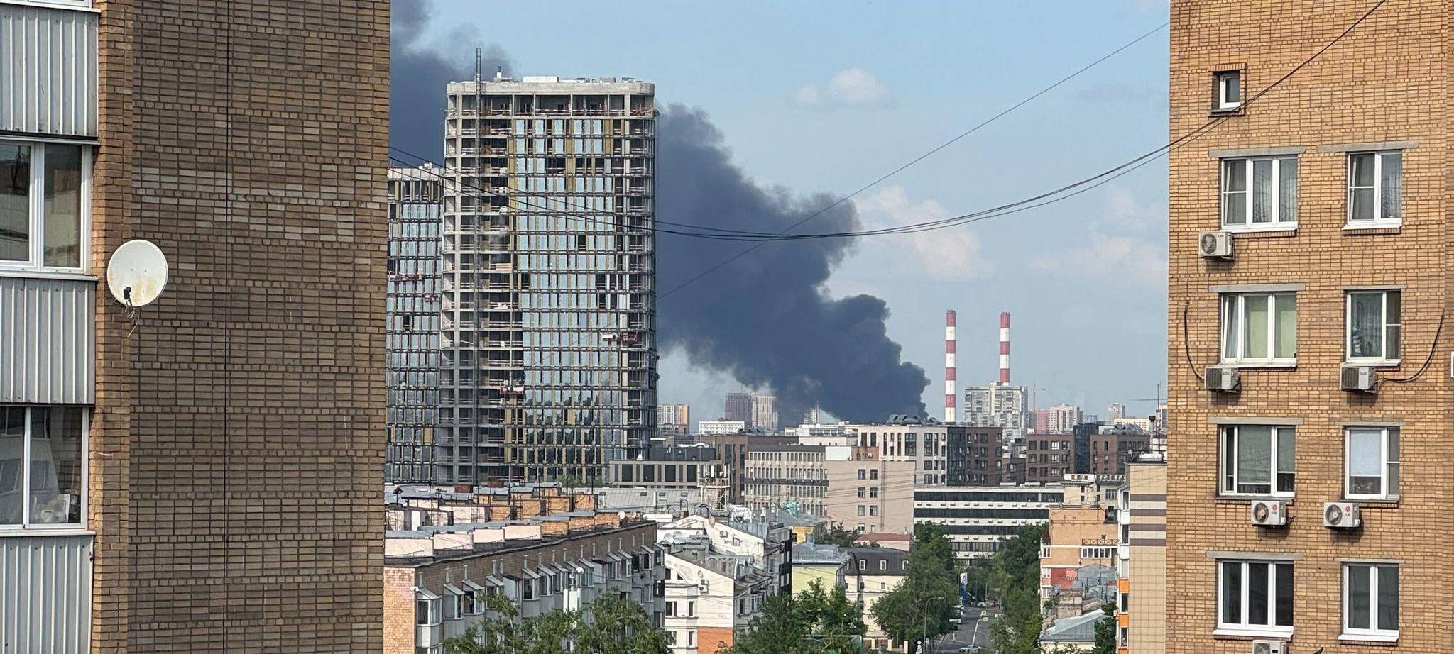 Ukraine-Krieg - Brand im Osten Moskaus