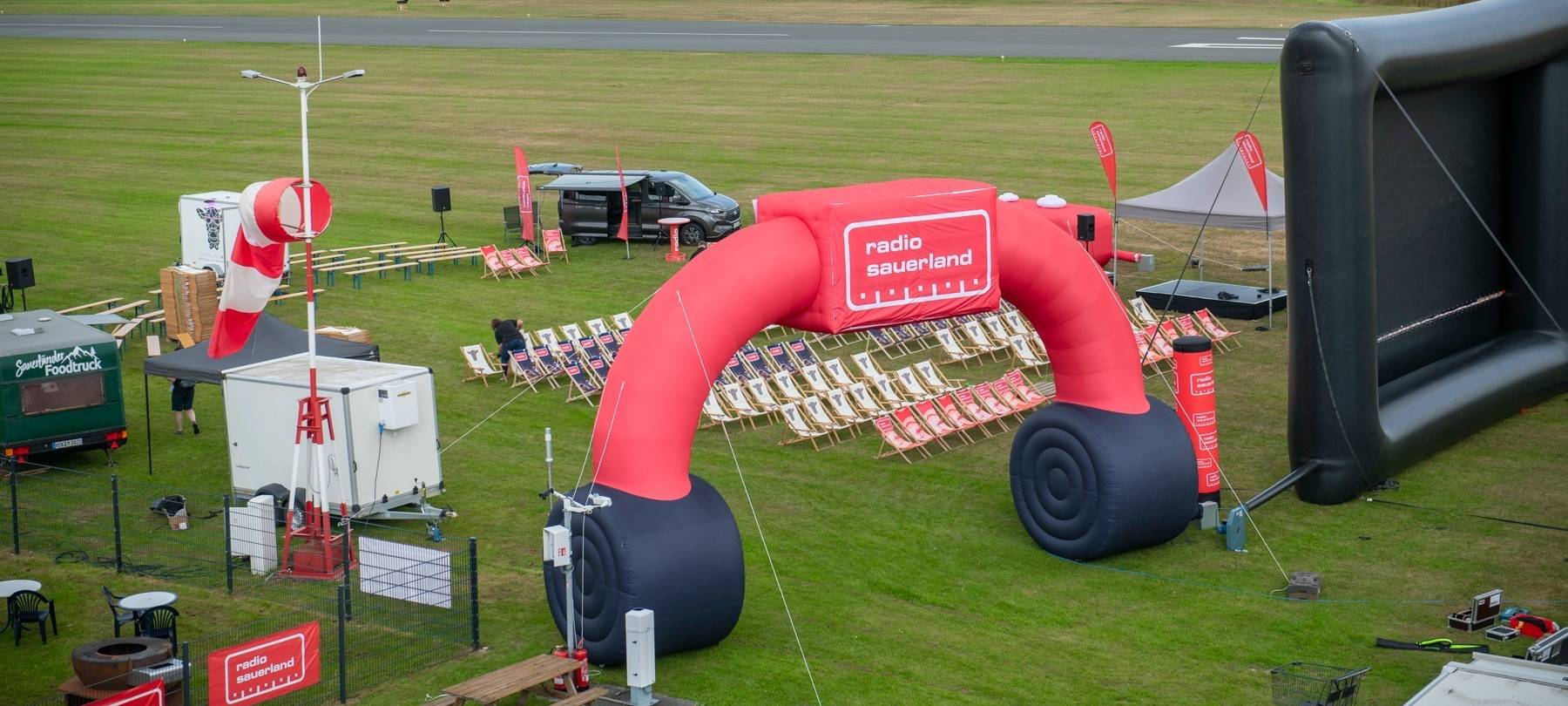 Das Radio Sauerland Open-Air-Kino am Flugplatz Meschede-Schüren