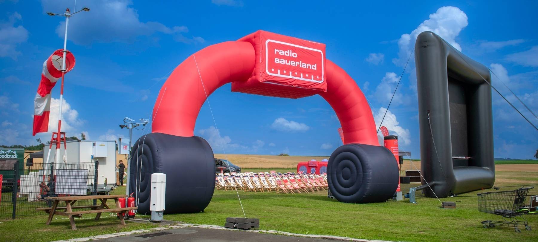 Das Radio Sauerland Open-Air-Kino am Flugplatz Meschede-Schüren