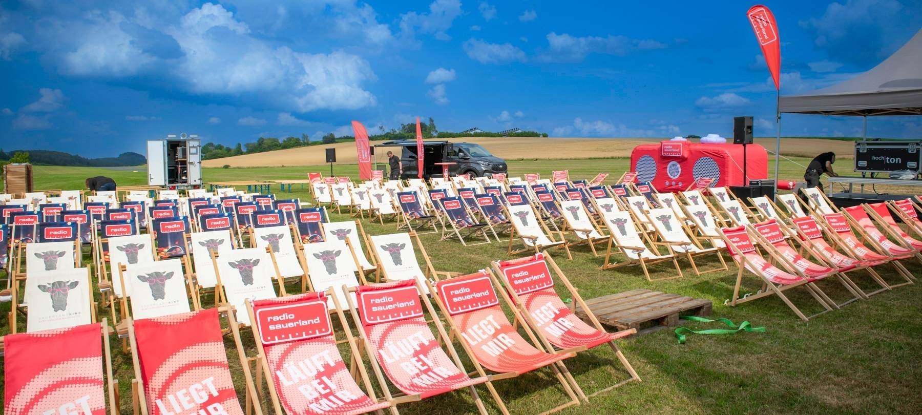 Das Radio Sauerland Open-Air-Kino am Flugplatz Meschede-Schüren