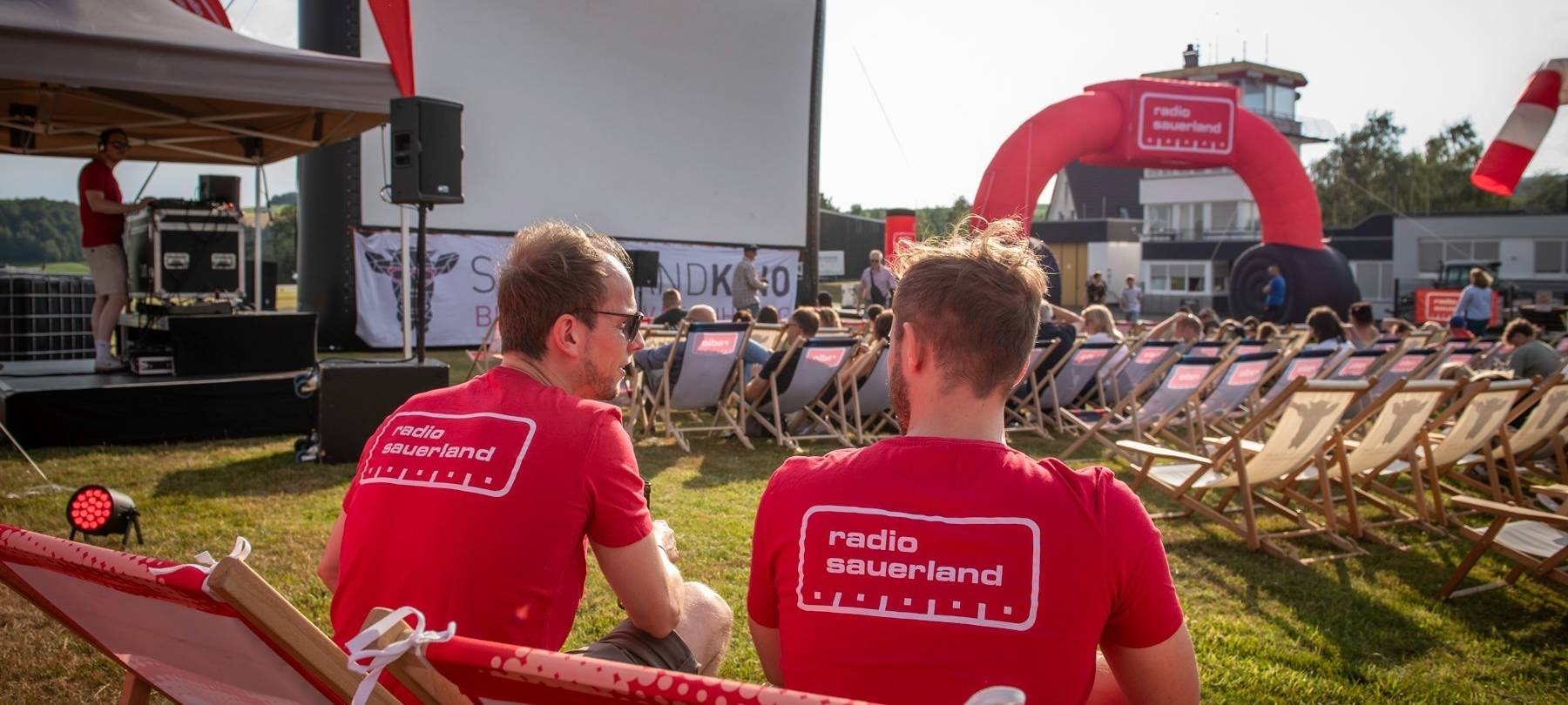 Das Radio Sauerland Open-Air-Kino am Flugplatz Meschede-Schüren