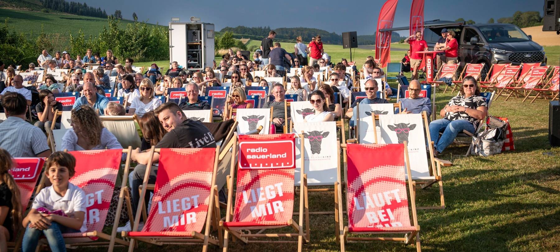 Das Radio Sauerland Open-Air-Kino am Flugplatz Meschede-Schüren