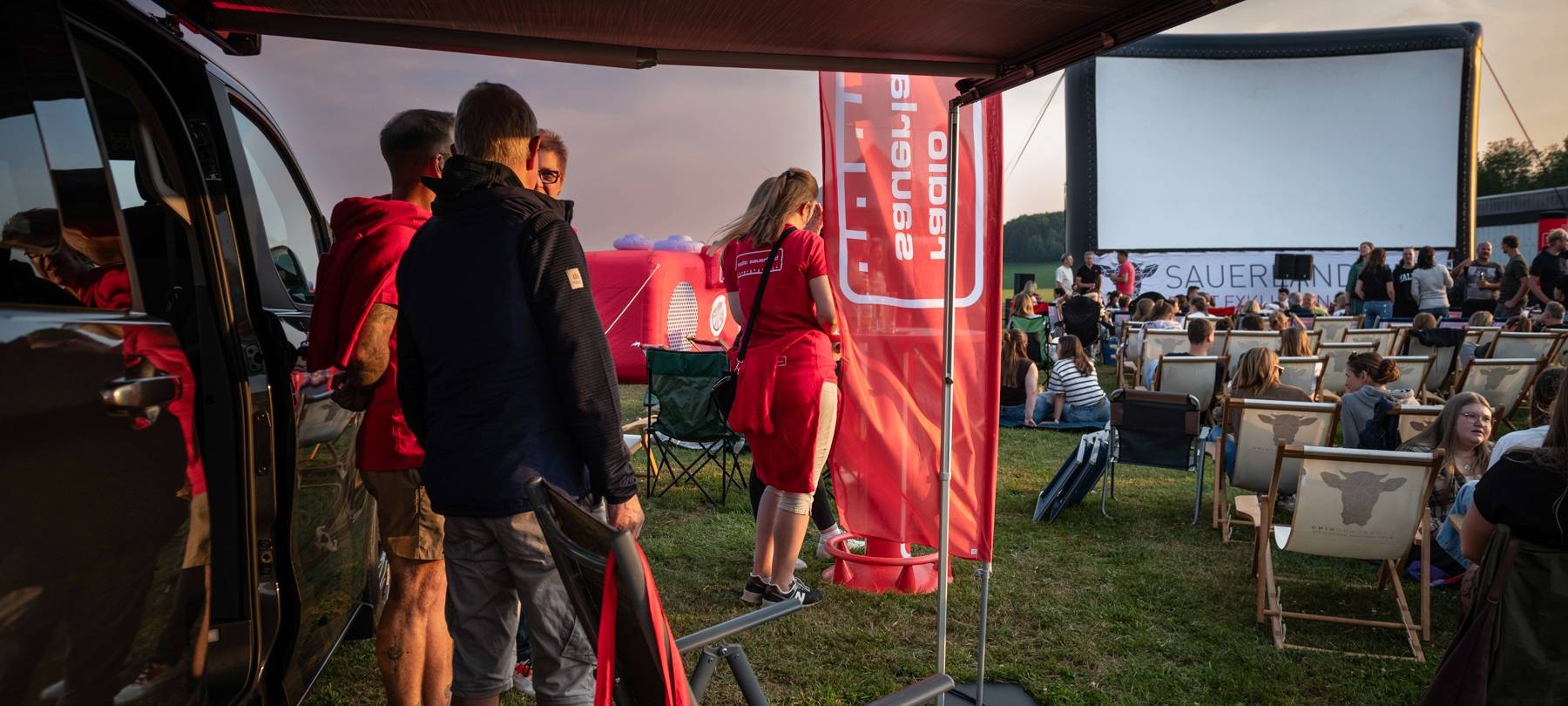 Das Radio Sauerland Open-Air-Kino am Flugplatz Meschede-Schüren